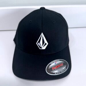 Volcom NWT Full Stone Xfit Youth Black Flexfit Baseball Cap Hat F5532101 Cotton
